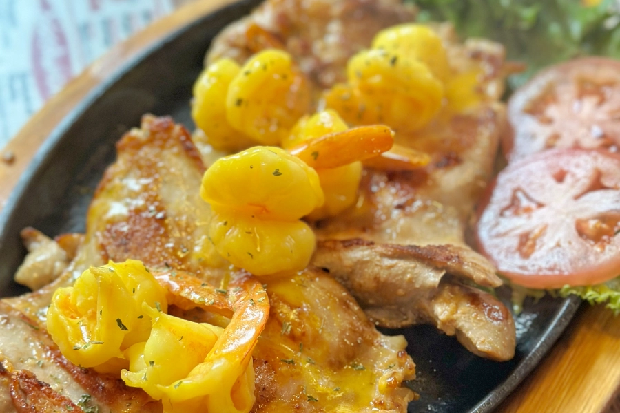 CHURRASCO DE POLLO  CON CAMARONES