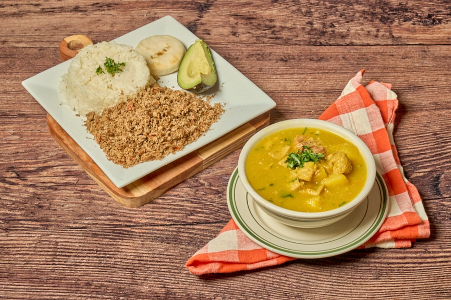 MIERCOLES: SOPA DE MONDONGO CARNE MOLIDA